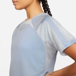Nike Women's Dri-FIT Strike Soccer Shirt -Ball Games Comprehensive Shop DV2868SU22 548 LightMarine MODDET