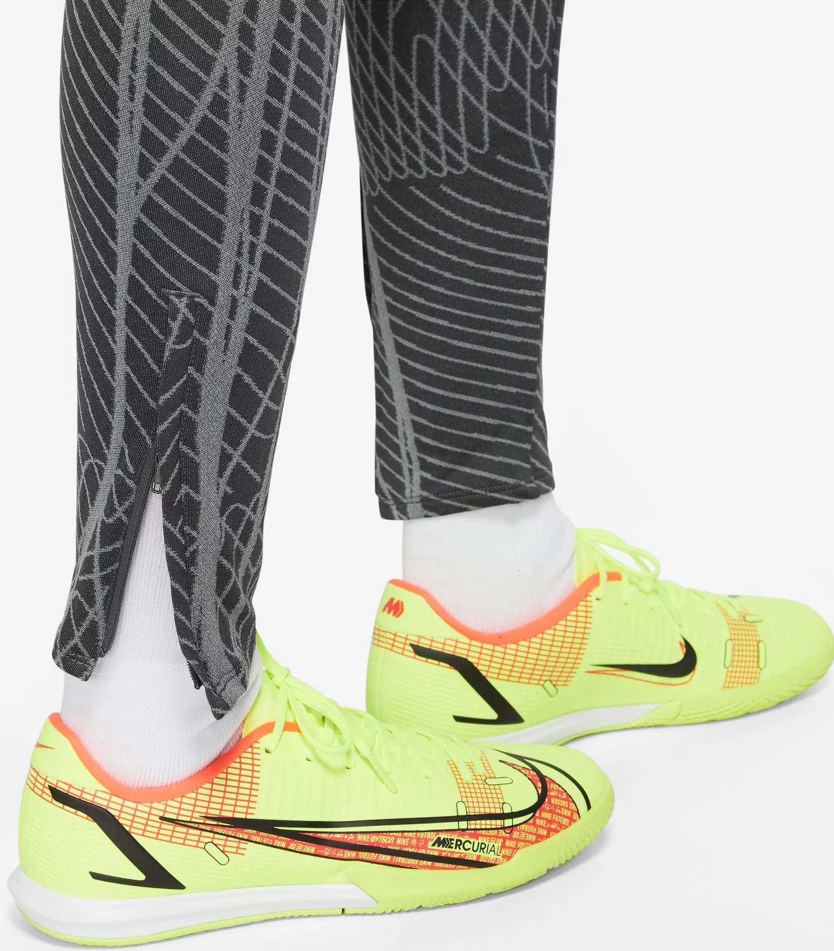 Nike Women's Dri-FIT Strike Soccer Pants 5 Nike Women's Dri-FIT Strike Soccer Pants - Image 3